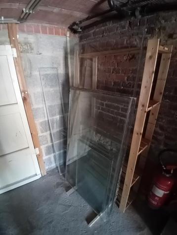 8 beglazingen van 1 cm dik  beschikbaar voor biedingen