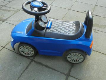 loopauto (2 stuks) met toeter en muziek op stuur beschikbaar voor biedingen
