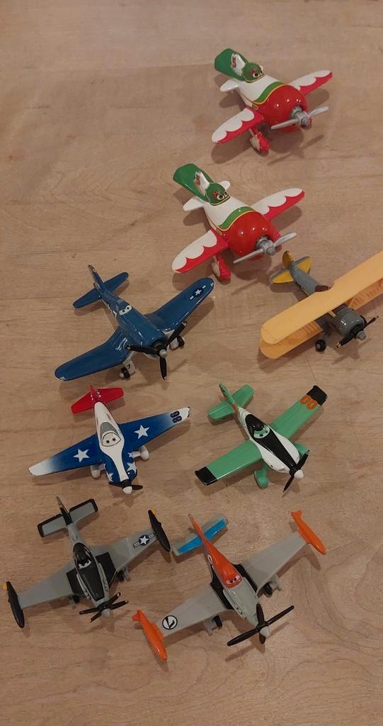 Planes ,14 metalen vliegtuigen  + racebaan, vrachtvliegtuig, Kinderen en Baby's, Speelgoed | Racebanen, Gebruikt, Racebaan, Overige merken