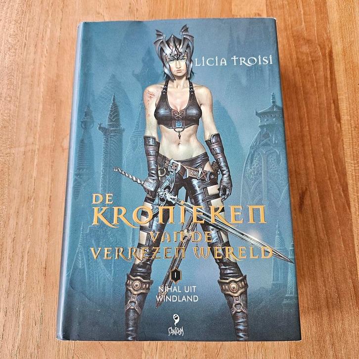 Licia Troisi - Nihal uit Windland Hardcover met kaft, Livres, Fantastique, Comme neuf, Enlèvement ou Envoi