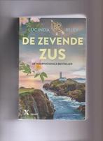 DE ZEVEN ZUSSEN - DE ZEVENDE ZUS - Lucinda Riley., Livres, Romans, Comme neuf, Belgique, Lucinda Riley, Enlèvement