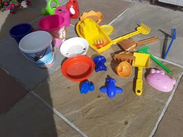 zandspeelgoed / strandspeelgoed beschikbaar voor biedingen