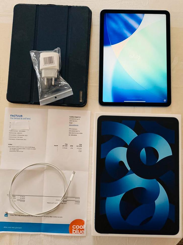 Apple iPad Air 5e generatie - 10,9 inch -256 GB -blauw, Computers en Software, Apple iPads, Zo goed als nieuw, Ophalen of Verzenden