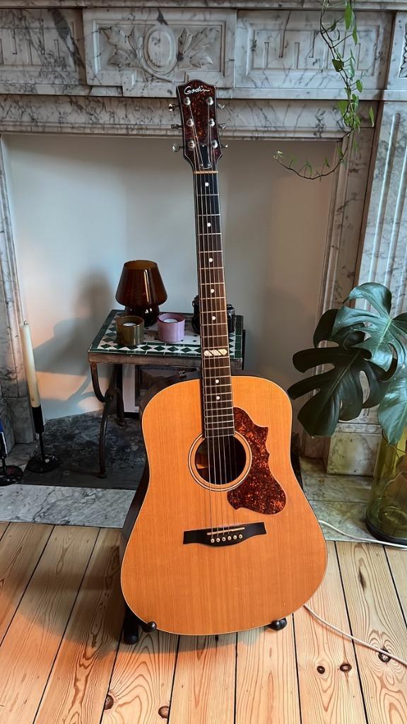 Godin Metropolis Natural Cedar EQ, Muziek en Instrumenten, Snaarinstrumenten | Gitaren | Akoestisch, Gebruikt, Western- of Steelstringgitaar