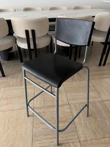 3x moderne hoge stoel beschikbaar voor biedingen