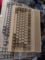 Te koop Amiga 600, de bovenkant is vergeeld door het weer, Ophalen of Verzenden