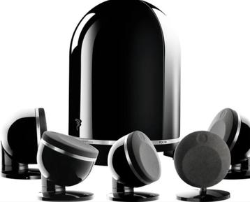Focal Dôme 5.1 thuisbioscoop met 2 statieven beschikbaar voor biedingen