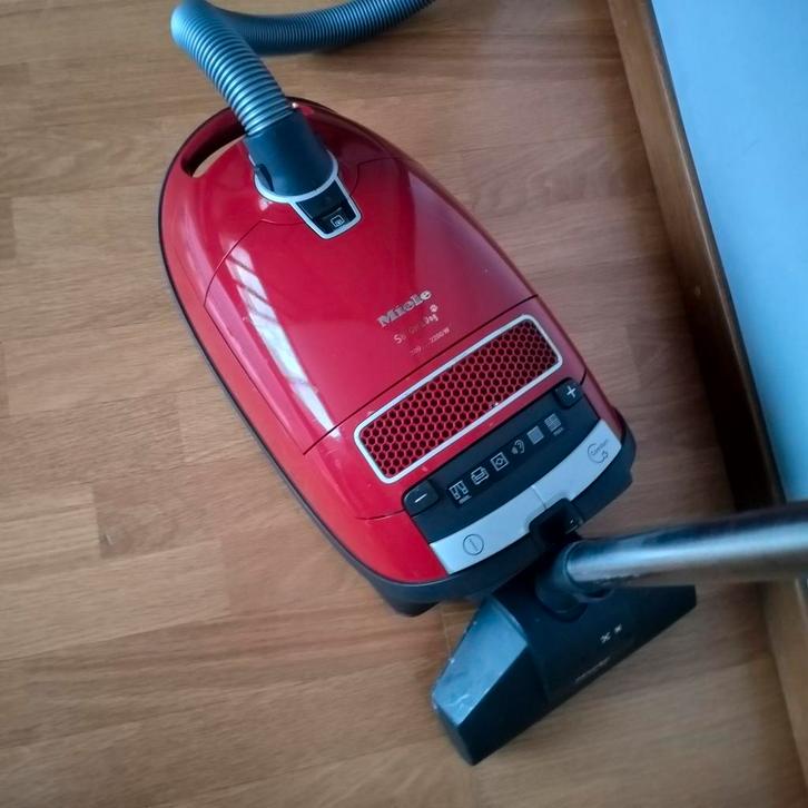 MİELE S 8 CAT&DOG 300.......2200 WAAT, Elektronische apparatuur, Stofzuigers, Zo goed als nieuw, Stofzuiger, Ophalen of Verzenden