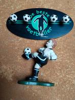 Voetbal, kapstok, beeldje, bordjes en kaartjes., Verzamelen, Speldjes, Pins en Buttons, Ophalen