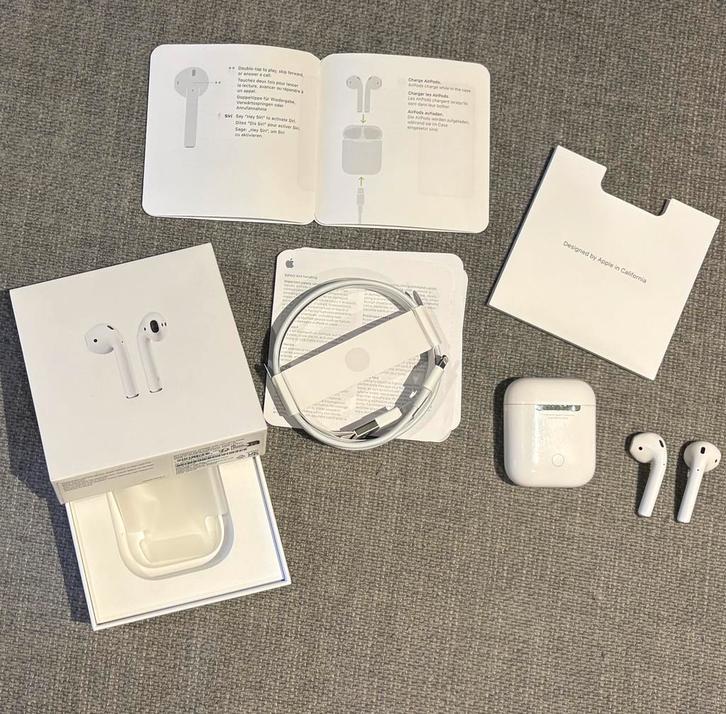 Apple Airpods 1e generatie, Telecommunicatie, Mobiele telefoons | Oordopjes, Zo goed als nieuw, Ophalen of Verzenden