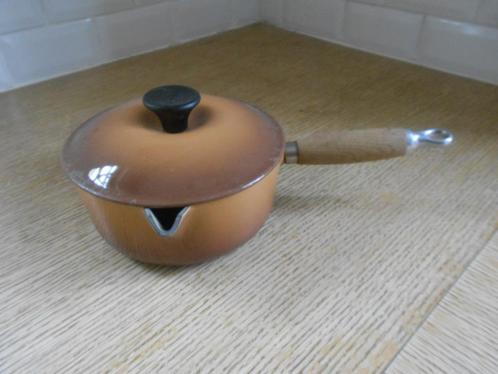 Le creuset poêlon + couvercle 18cm (cocotte en fonte) K, Maison & Meubles, Cuisine | Casseroles & Poêles, Fonte, Enlèvement ou Envoi