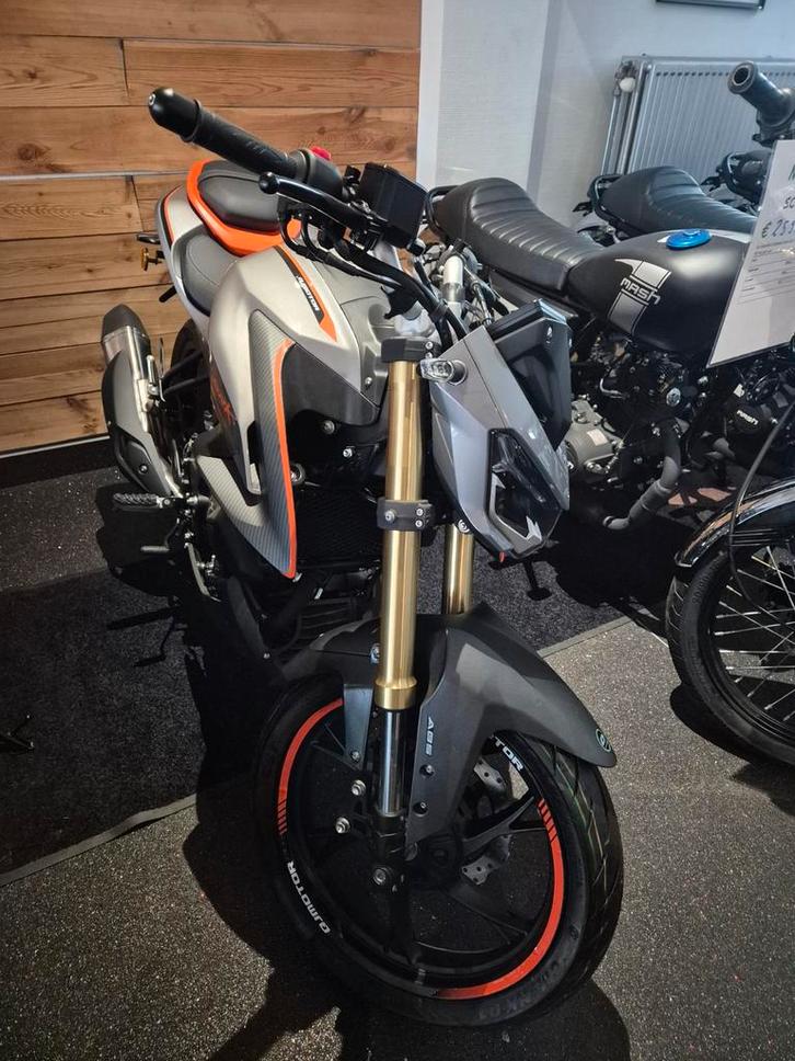 Qj motor actie 125 cc winter promo, Motoren, Motoren | CFMOTO, Particulier, Ophalen