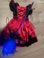 Verkleed pak. Heks met lichtgevende bezemsteel. Nieuw, Ophalen, Zo goed als nieuw