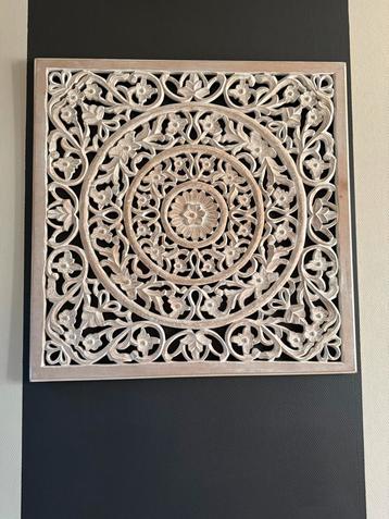 Mooi houten kunstwerk beschikbaar voor biedingen
