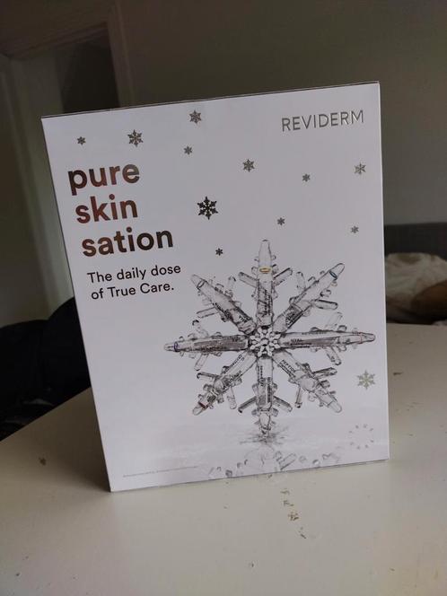 Reviderm advent kalender Pure skin sation huidverzorging, Handtassen en Accessoires, Uiterlijk | Gezichtsverzorging, Zo goed als nieuw