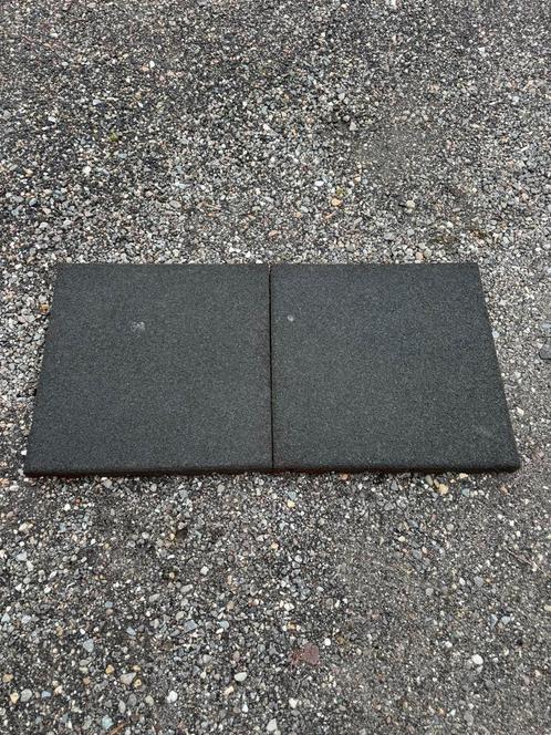 Rubberen tegels ca 50x50x5 speeltoestel stal ed ruim 15m2, Dieren en Toebehoren, Stalling en Weidegang