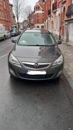 Opel Astra Break Diesel 2011 - 2000€, Auto's, 5 deurs, Particulier, Parkeersensor, Te koop