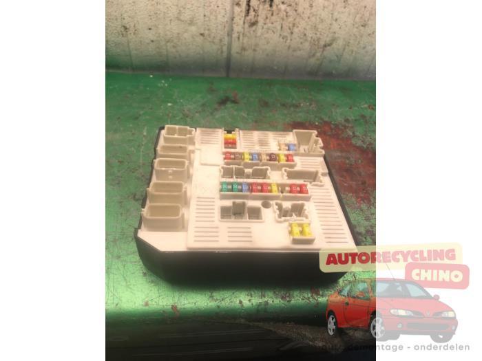 Zekeringkast van een Renault Megane, Auto-onderdelen, Elektronica en Kabels, Renault, Gebruikt, 3 maanden garantie, Ophalen of Verzenden