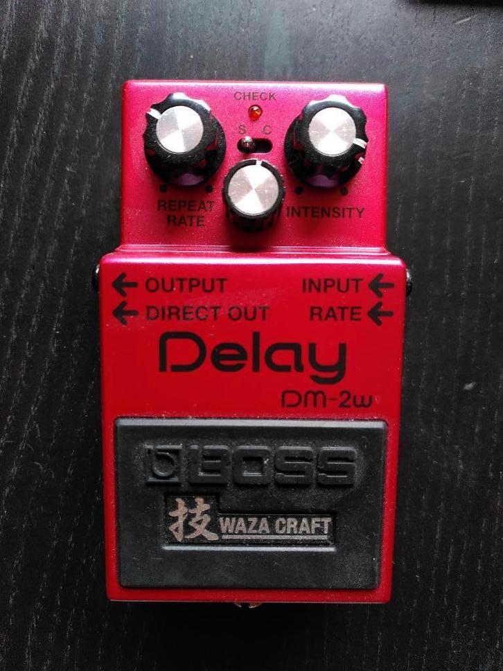 Boss Delay Dm-2w, Musique & Instruments, Effets, Comme neuf, Delay ou Écho, Enlèvement ou Envoi
