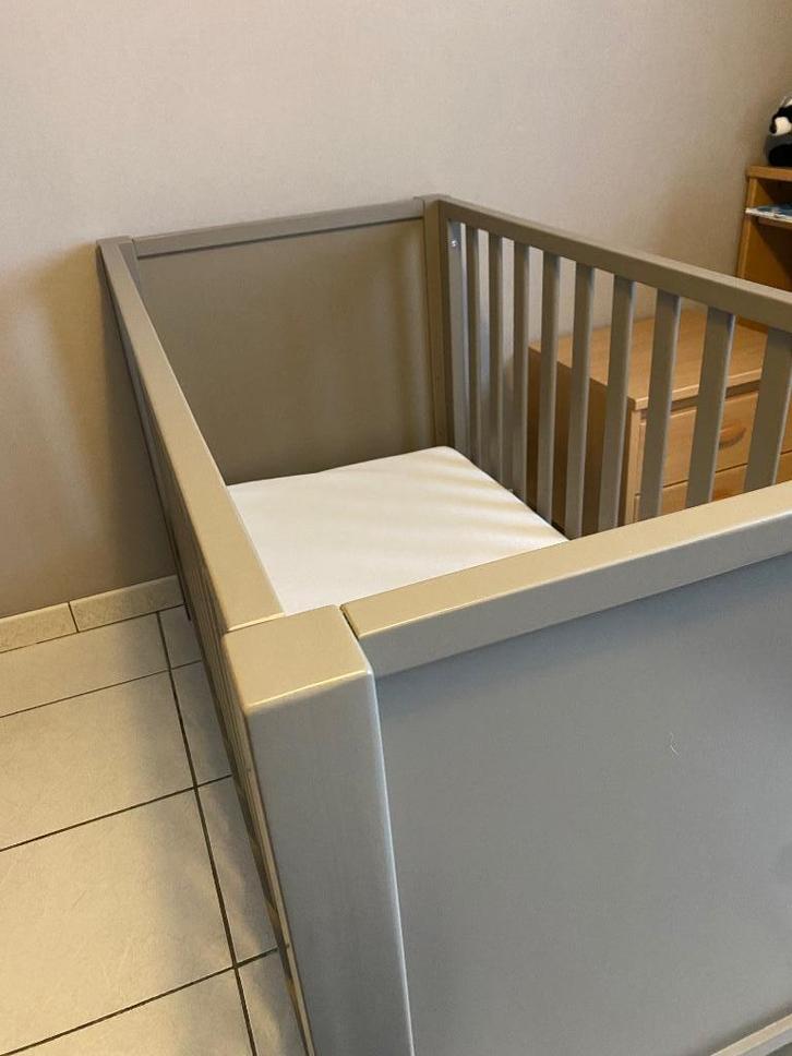 Quax babybed met ademende matras en aerosleep, Kinderen en Baby's, Kinderkamer | Bedden, Matras, Ophalen