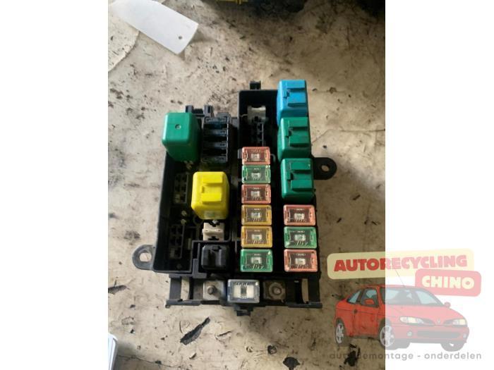 Zekeringkast van een Mazda Xedos 6, Auto-onderdelen, Elektronica en Kabels, Mazda, Gebruikt, 3 maanden garantie, Ophalen of Verzenden