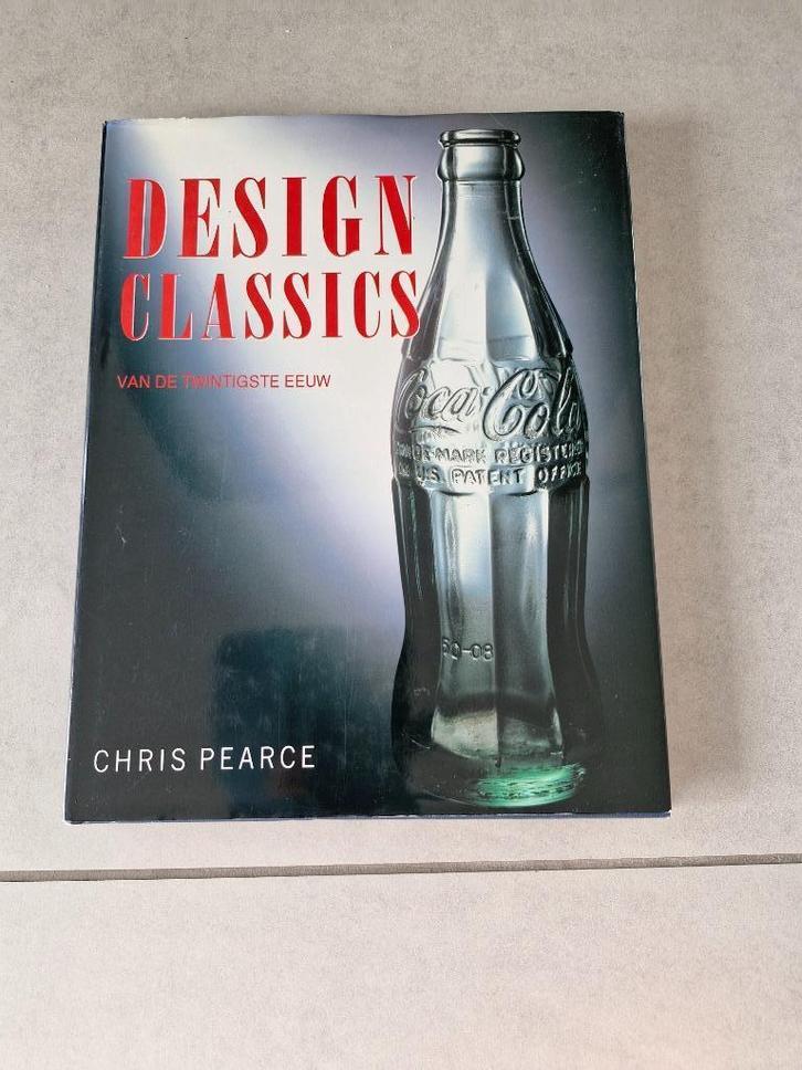 Design Classics van de twintigste eeuw - Chris Pearce, Boeken, Kunst en Cultuur | Fotografie en Design, Overige onderwerpen, Ophalen of Verzenden