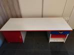 Bureau, opbergbox en 2 rode en 2 houten stoeltjes, Gebruikt, Ophalen of Verzenden