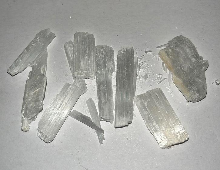 Zakje Seleniet kristallen - 26gram totaal, Verzamelen, Mineralen en Fossielen, Mineraal, Ophalen of Verzenden