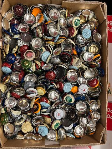 Lot 500 champagne casules beschikbaar voor biedingen