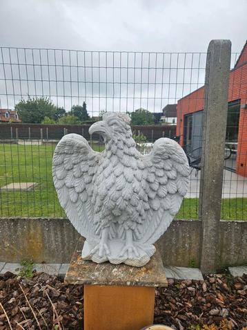 Witte adelaar tuinbeeld beschikbaar voor biedingen