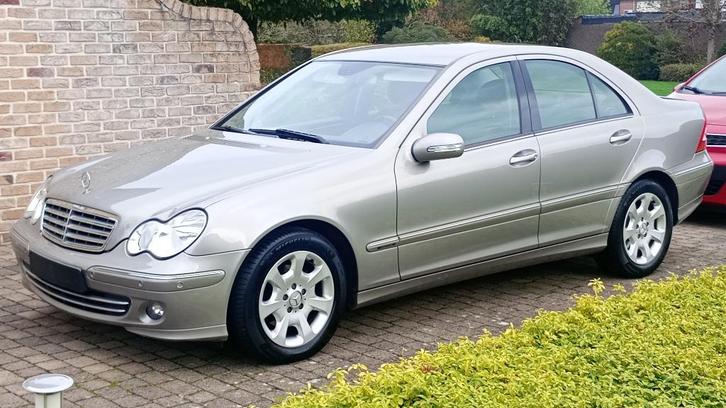 Mercedes c220. perfecte staat. Volledig boekje Mercedes., Auto's, Mercedes-Benz, Bedrijf, Te koop, C-Klasse, ABS, Airbags, Airconditioning