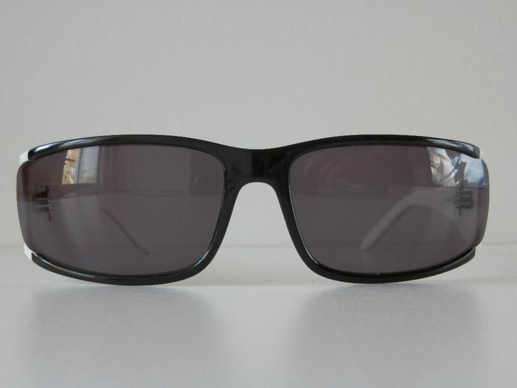 Miki Ninn zonnebril., Bijoux, Sacs & Beauté, Lunettes de Soleil & Lunettes | Femmes, Comme neuf, Lunettes de soleil, Autres marques