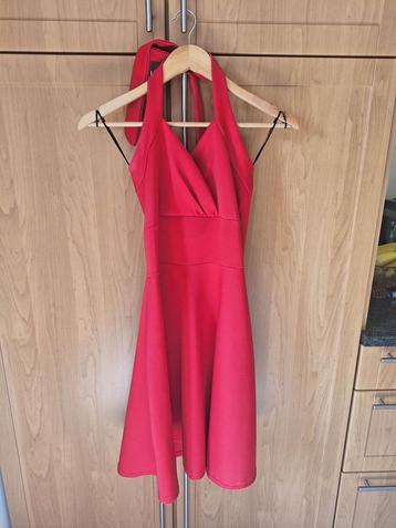 rode halterjurk, Kleding | Dames, Maat 38/40 (M), Ophalen of Verzenden, Zo goed als nieuw, Boven de knie