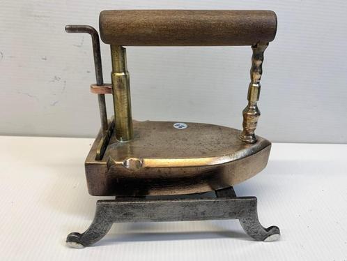 Mooi strijkijzer (fer21), Antiek en Kunst, Curiosa en Brocante, Ophalen of Verzenden