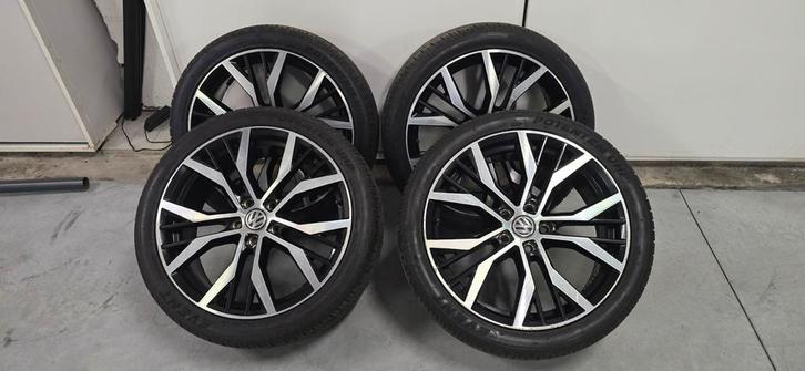 19" vw santiago velgen, Auto-onderdelen, Banden en Velgen, Band(en), 19 inch, 235 mm, Ophalen