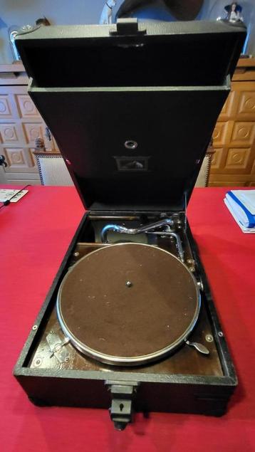 grammofoon hmv koffer, Enlèvement