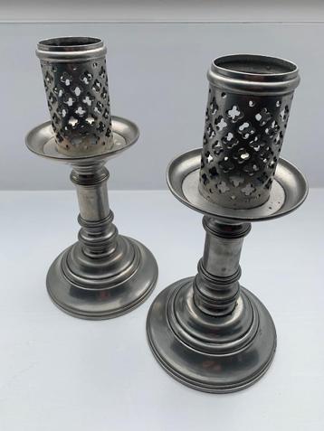 2 tinnen kandelaars beschikbaar voor biedingen