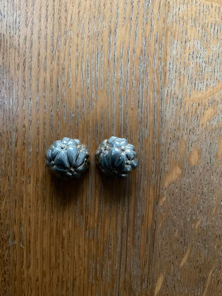 Boucles d'oreilles vintage à motif floral, Bijoux, Sacs & Beauté, Boucles d'oreilles, Comme neuf, Envoi