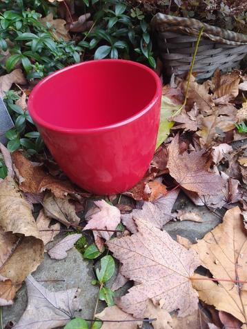 bloempot rood diam 13cm*12cm hoogte beschikbaar voor biedingen