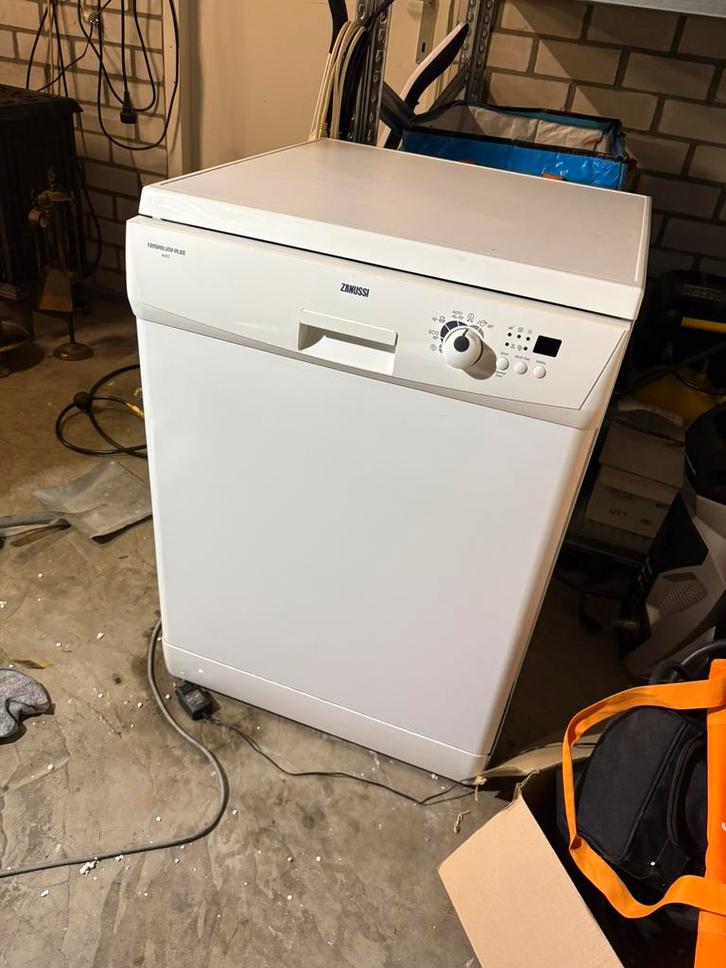 Vaatwasser klasse A, Elektronische apparatuur, Vaatwasmachines, Zo goed als nieuw, Ophalen