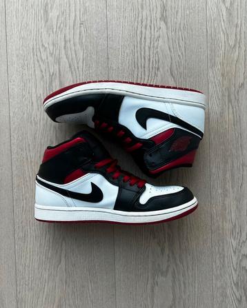 Air jordan 1 mid, rood wit en zwart beschikbaar voor biedingen