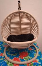 Kattenmand schommel met kussentje totale hoogte 62 cm, Ophalen, Zo goed als nieuw