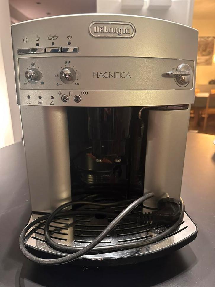 De'Longhi ESAM 3200S, Electroménager, Cafetières, Utilisé, Café en grains, Machine à espresso, Enlèvement