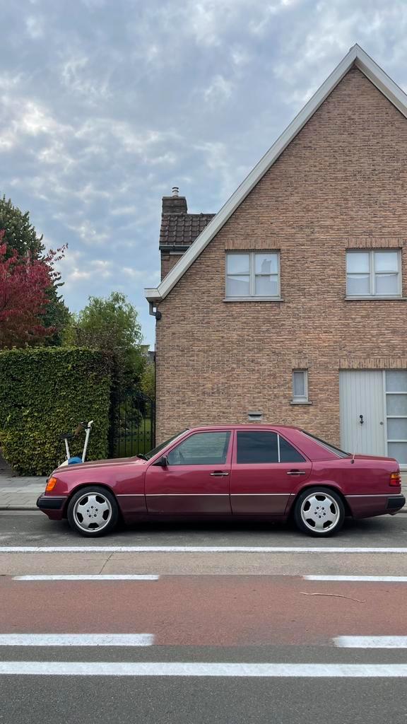 Mercedes Benz w124 E220 150pk Automaat motorkabelboom kapot, Auto's, Mercedes-Benz, Particulier, Open dak, Benzine, Automaat, Ophalen