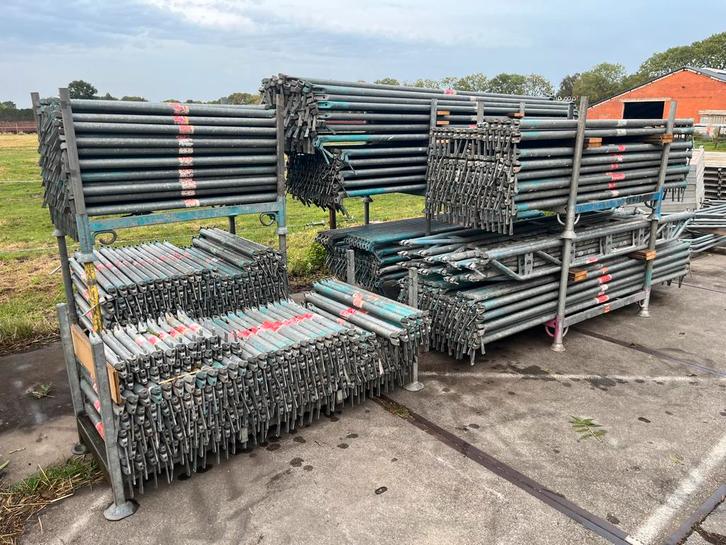 METRISCH steigermateriaal ALTRAD, Doe-het-zelf en Bouw, Steigers, Gebruikt, Ophalen