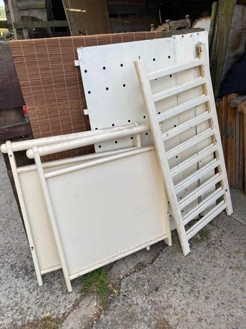 Structure de lit pour bébé  beschikbaar voor biedingen