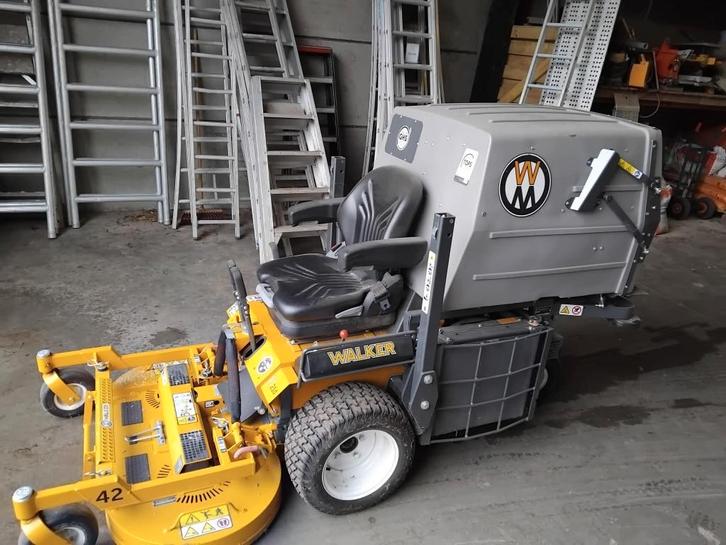 Tracteur de pelouse sans capot Walker MD 21, Jardin & Terrasse, Tondeuses autoportées, Comme neuf, 90 à 120 cm, Démarrage électrique