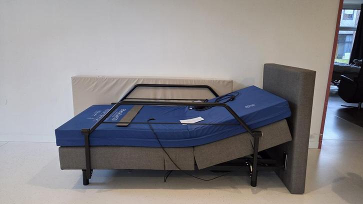 Bedspring 1 persoon nieuwwaarde: 6500 euro, Maison & Meubles, Chambre à coucher | Lits, Comme neuf, Une personne, Gris, Enlèvement