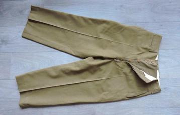 Gedateerd 1943 gevechtsbroek voor Amerikaanse soldaat beschikbaar voor biedingen