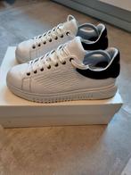 Sneakers Emporio Armani - taille 43 - comme neuves, Emporio Armani, Enlèvement ou Envoi, Comme neuf, Blanc